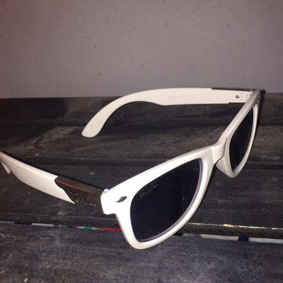 Ray-Ban Wayfarer Liteforce sunglasses - white - Picture 4 of 4